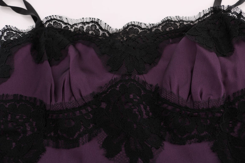 Robe de quart de dentelle élégante en soie violette en soie