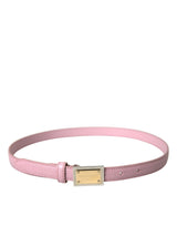 Ceinture de boucle en métal carrée en cuir rose en cuir rose