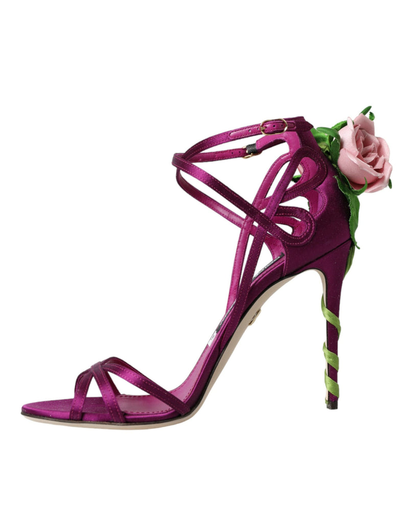 Zapatos de tacones de satén de flores moradas