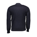 Blauer Nylonpullover