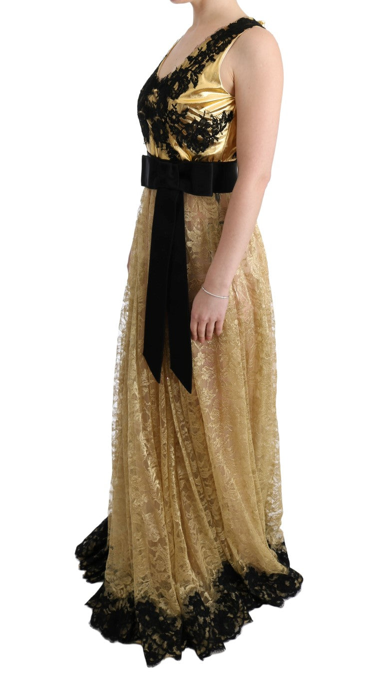 Elegantes goldenes Blumenkleid mit Blumenkleid