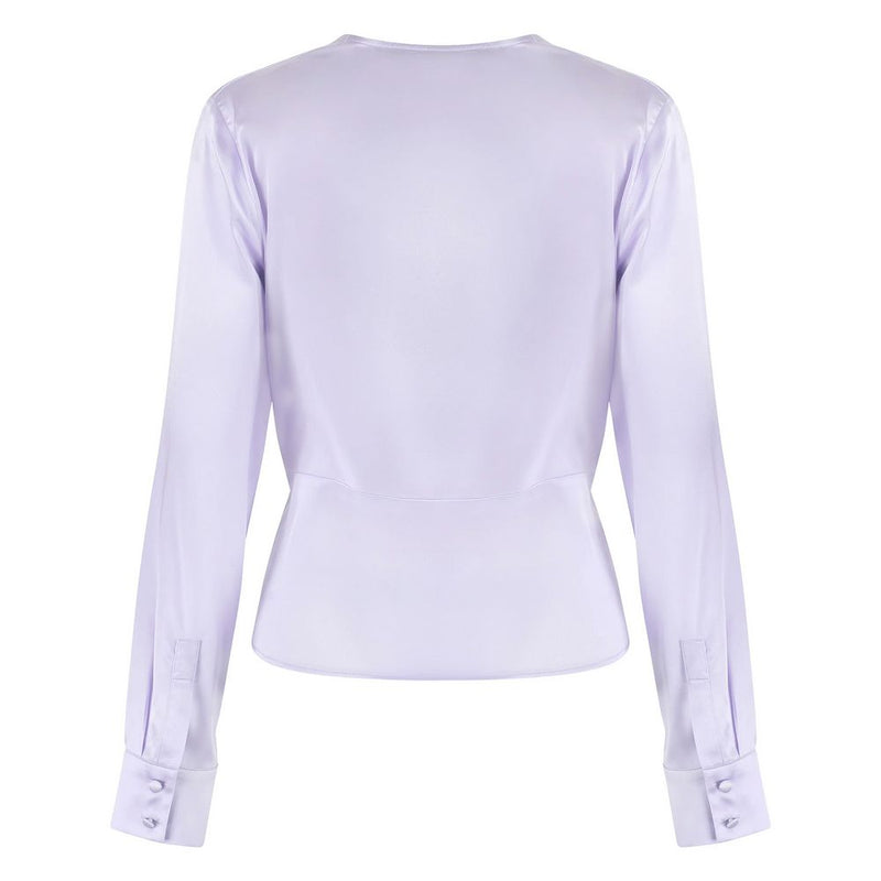 Blusa de elegancia de seda lila