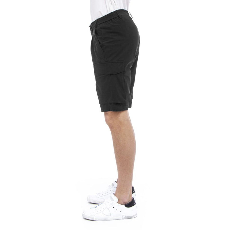 Schlanke städtische Stretch -Bermuda -Shorts