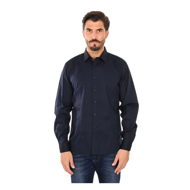 Elegante camisa de algodón de cuello extendido