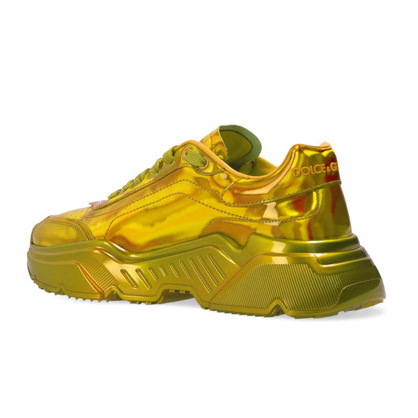 Sneaker in pelle di vite alte in alto neon