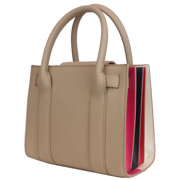 Elegante bolso de hombro de cuero beige con diseño de acordeón