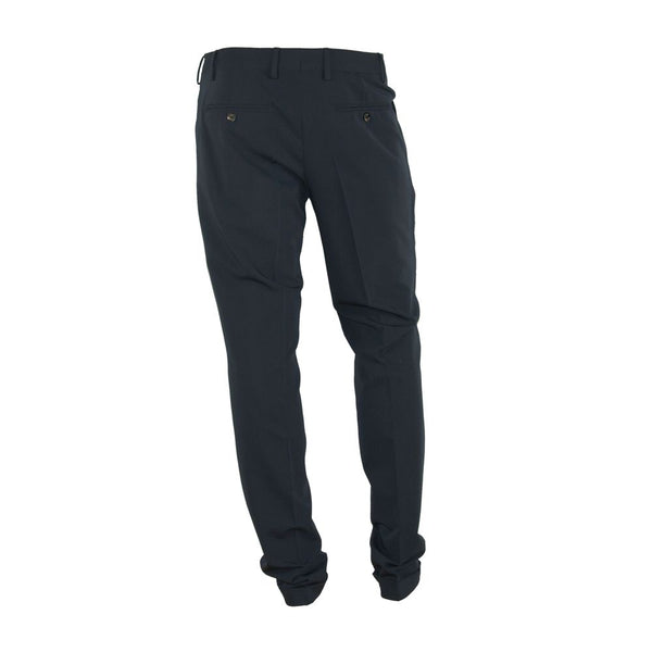 Elegantes pantalones negros para el hombre moderno