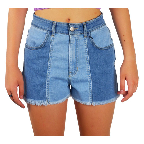 Schicke rohe Hem -Denim -Shorts