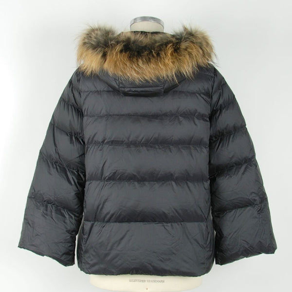 Elegante schwarze Polyamidjacke mit Fell