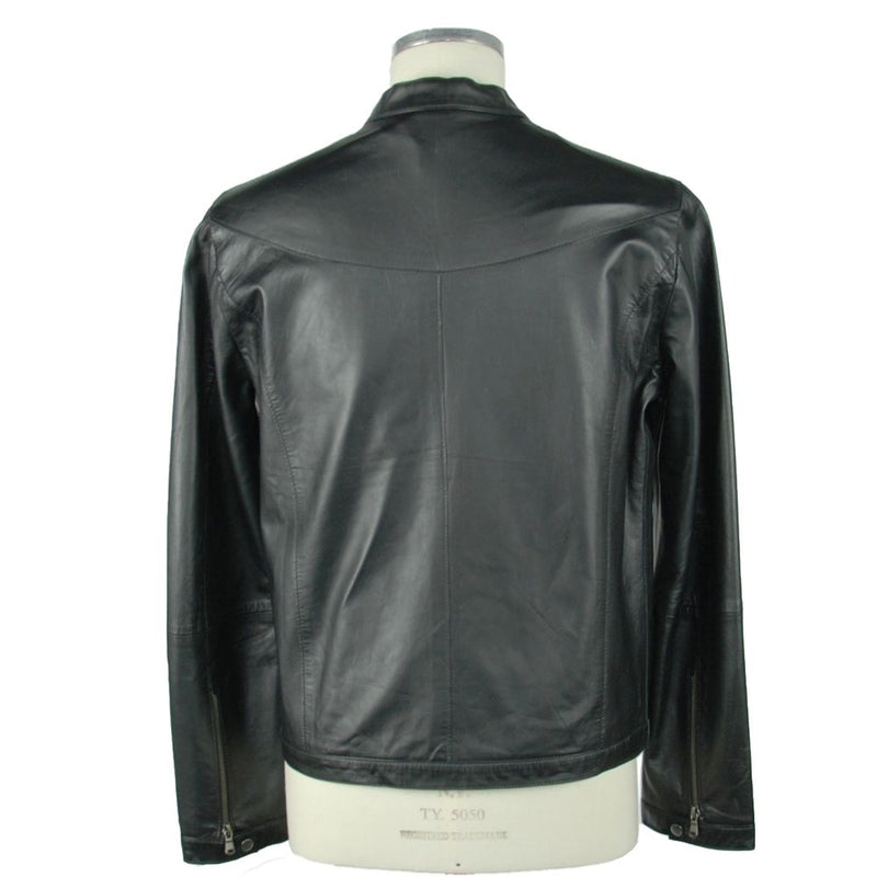 Schlanke schwarze Lederjacke aus Leder