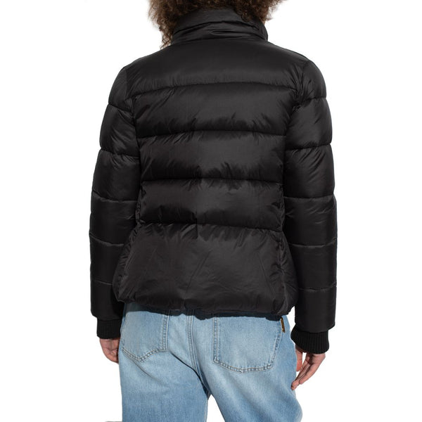 Chic Nylon Down Jacke mit mutigem Logo