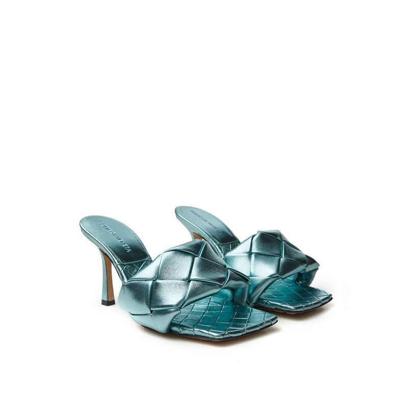 Eleganti sandali in pelle blu chiara