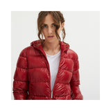 Ätherische rosa Down -Jacke mit japanischer Kapuze