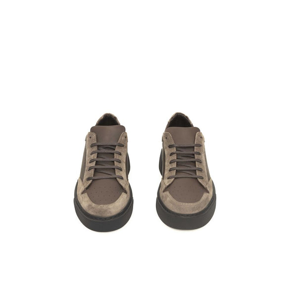 Sneaker en cuir de vache beige