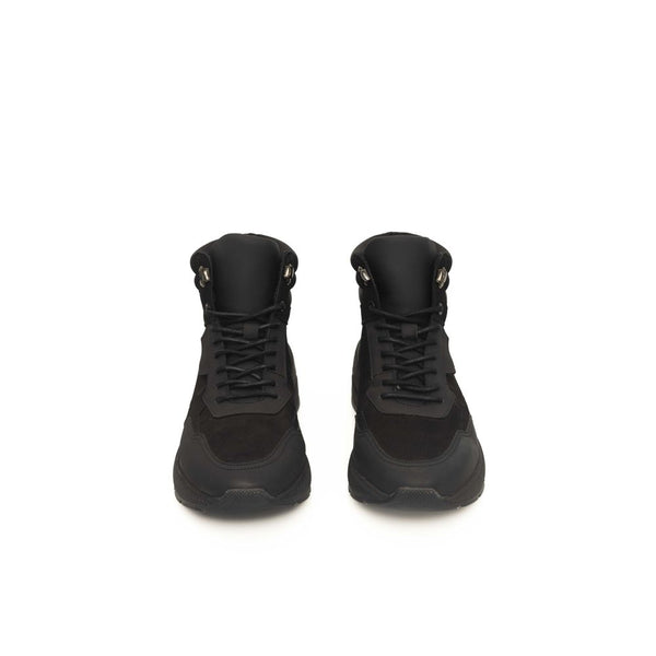 Sneaker en cuir de vache noire