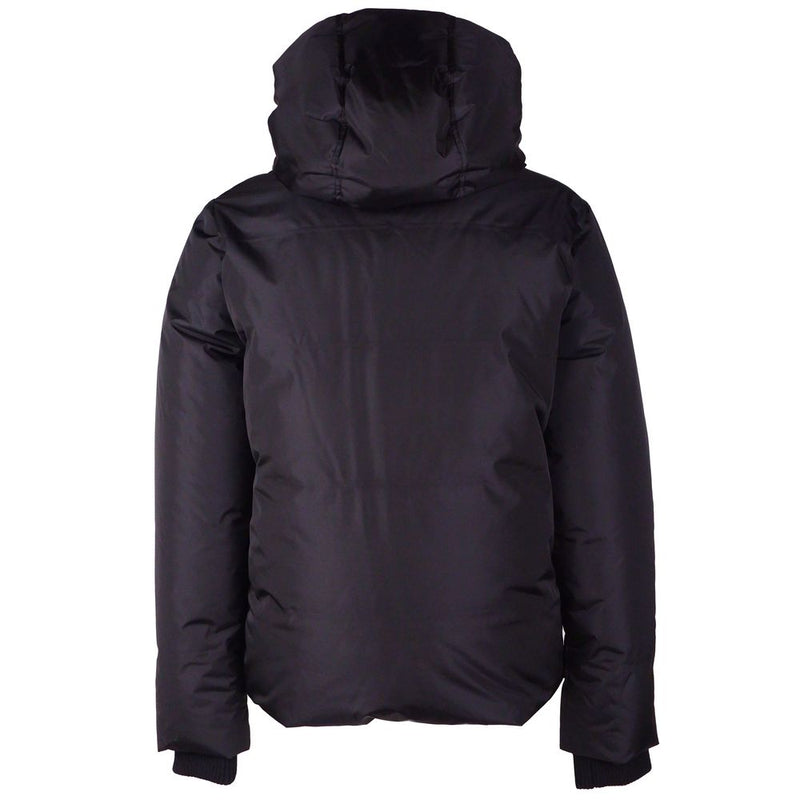 Schwarze Nylonjacke