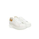 Sneaker en cuir de vache blanche