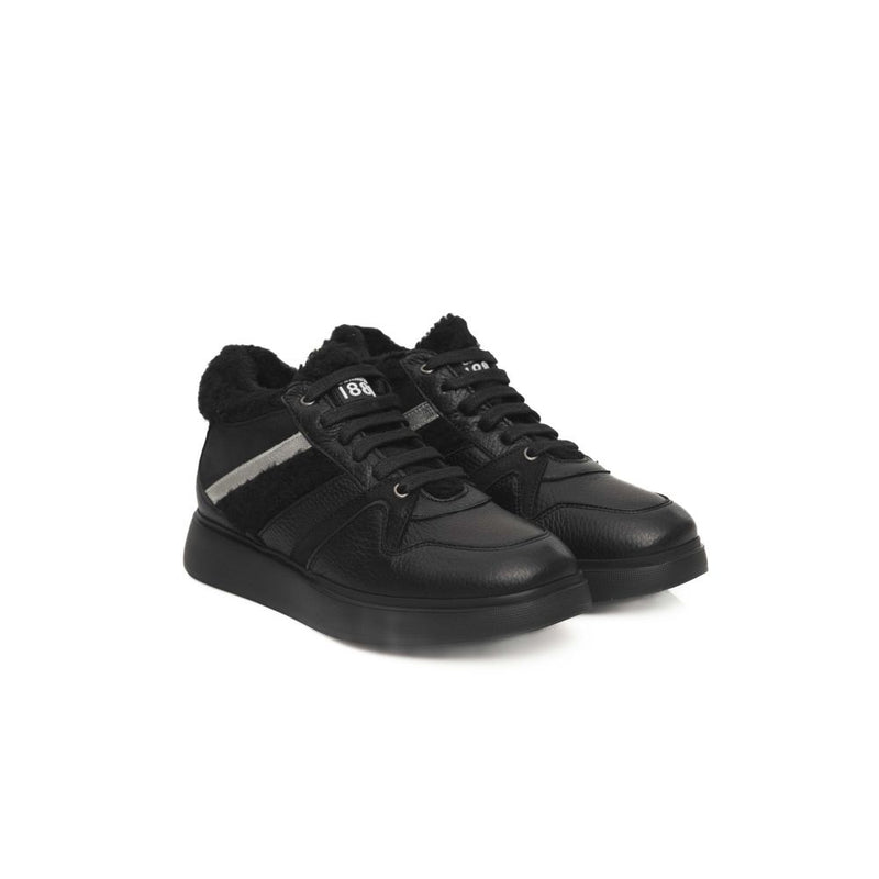 Sneaker en cuir de vache noire