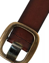 Ceinture de boucle en métal doré en cuir marron en cuir marron