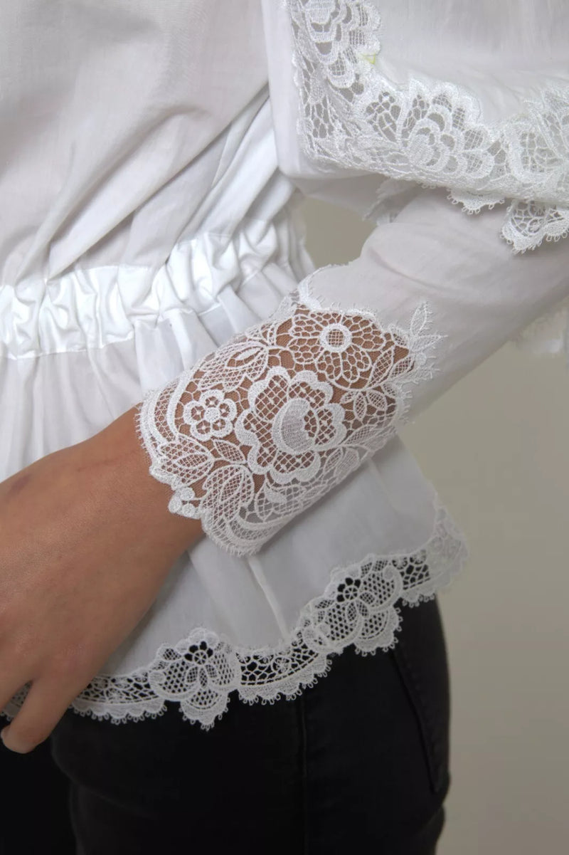 Chemisier à manche en dentelle en dentelle en coton blanc