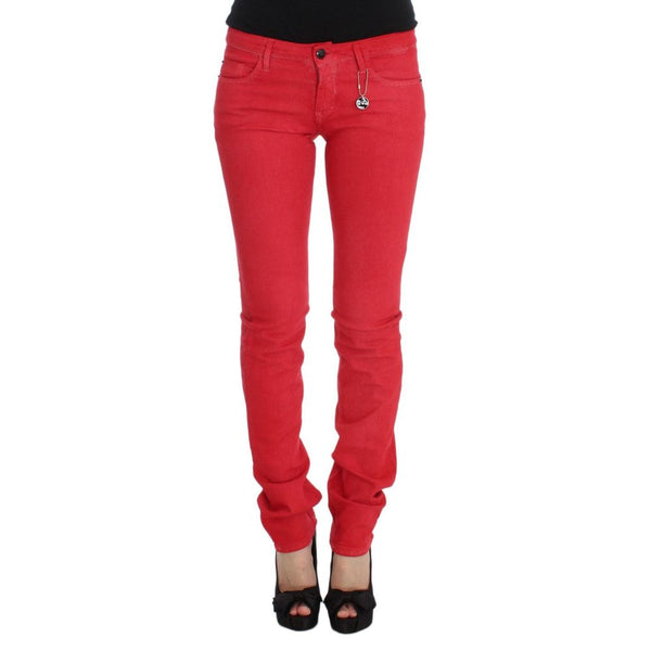 Jean rouge et pantalon