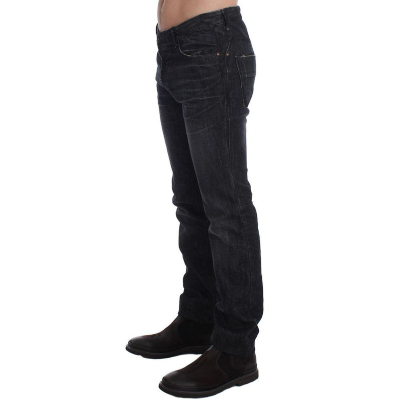 Jeans grigi e pantalone