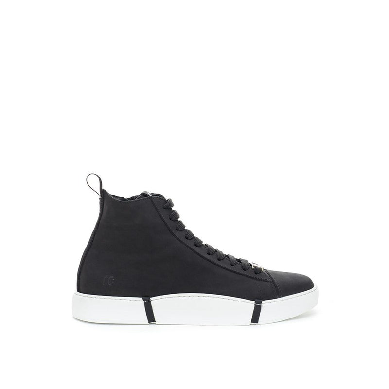 Eleganti sneaker in pelle scamosciata in nero chic