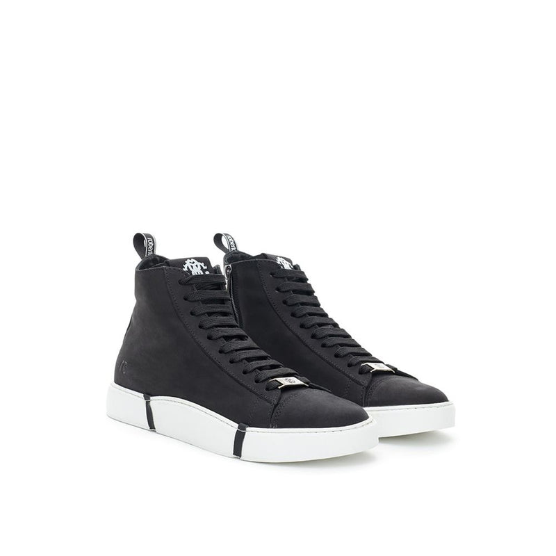 Eleganti sneaker in pelle scamosciata in nero chic