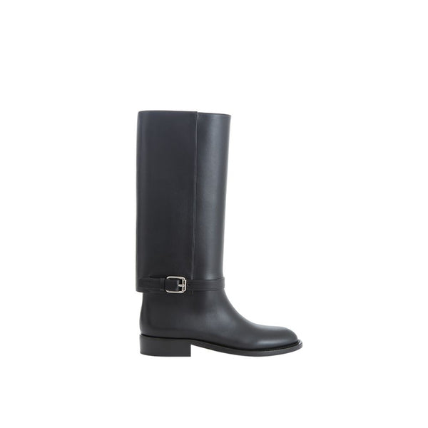 Elegantes botas de cuero en negro atemporal