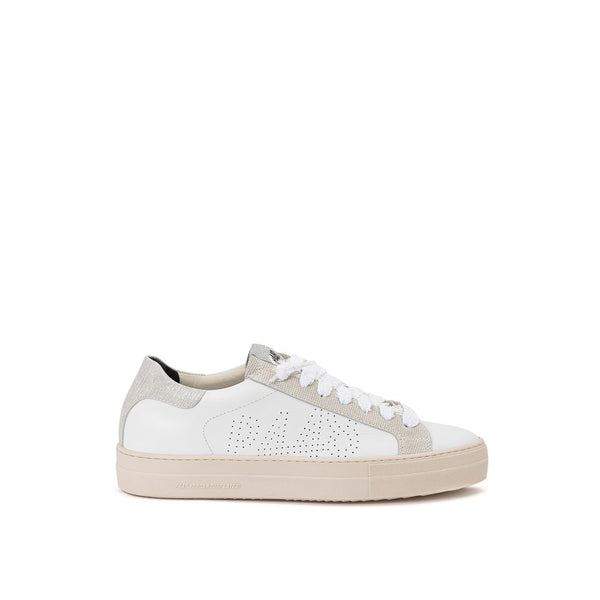 Elegantes zapatillas de cuero blanco