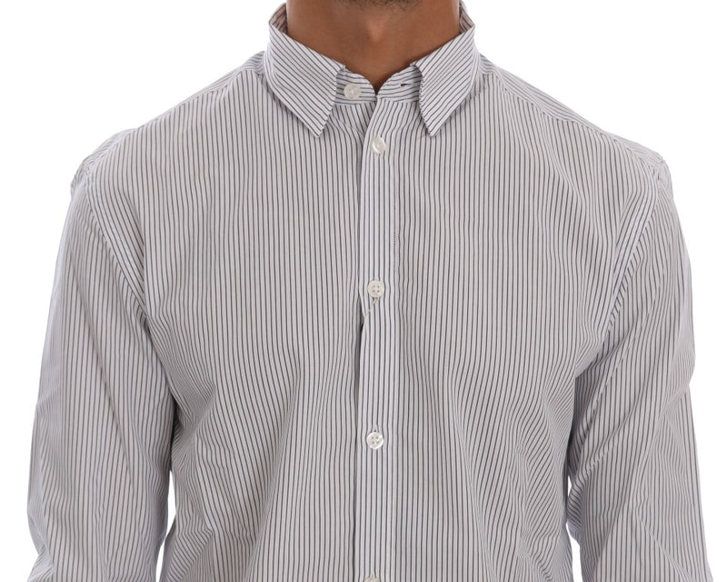 Elegante camisa casual de rayas blancas y azules