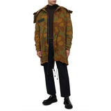 Camo Textured Kapuzenparka mit Lederdetails