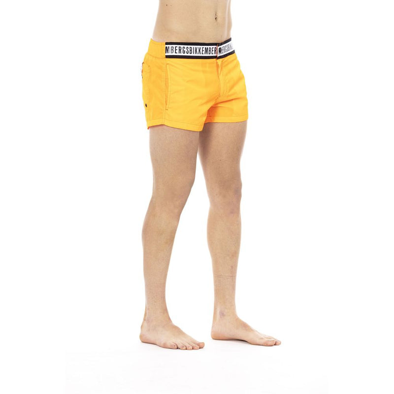 Elegante orangefarbene Schwimmshorts mit Markenband