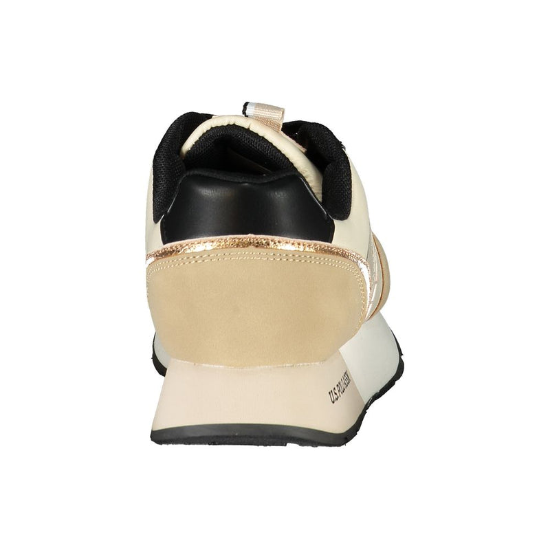 Sneaker al pizzo beige chic con un tocco sportivo