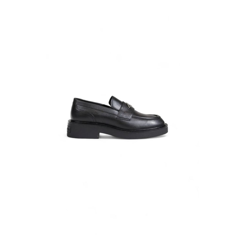 Black Leather Flat Shoe