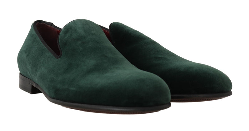 Elegante grüne Wildleder-Slipper