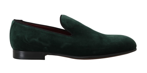 Elegantes mocasines de gamuza verde