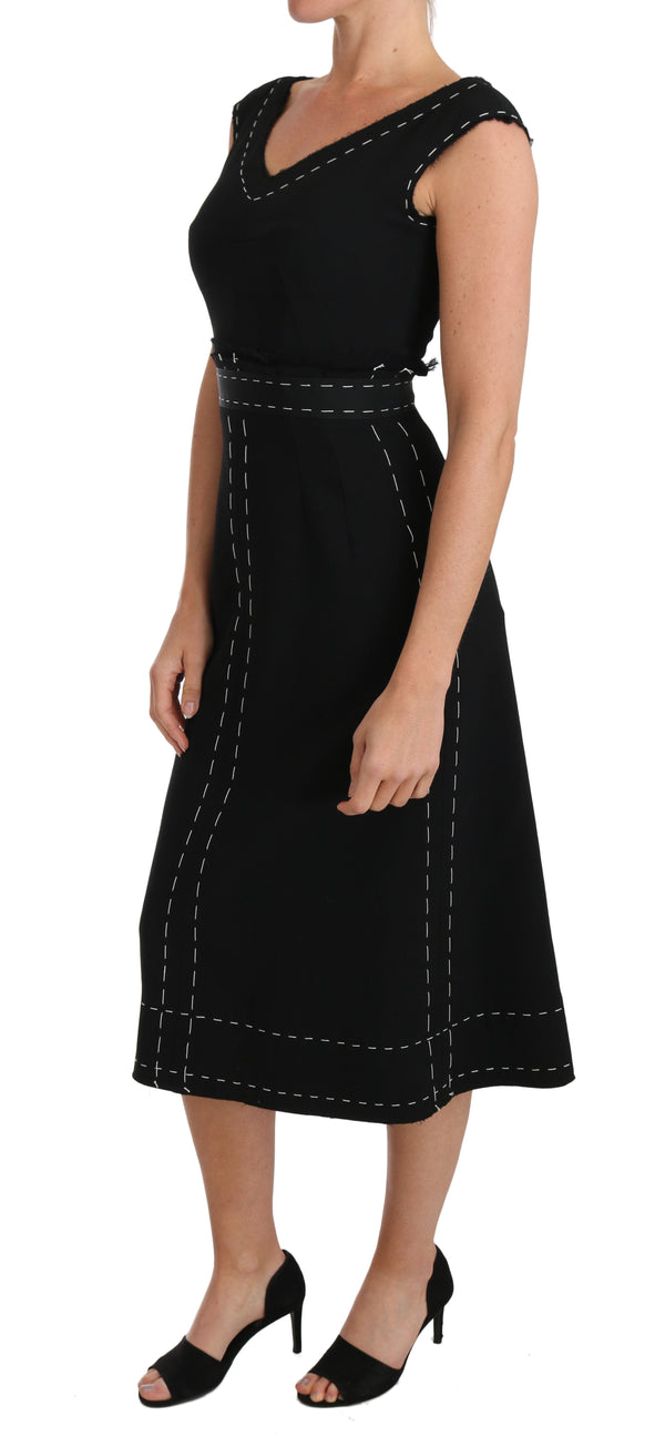 Robe en laine de gaine noire élégante