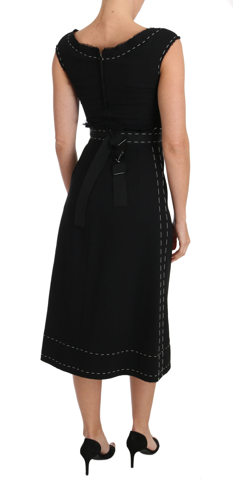 Robe en laine de gaine noire élégante