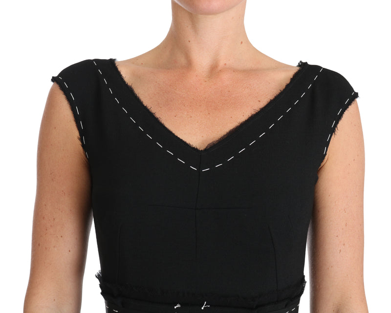 Robe en laine de gaine noire élégante