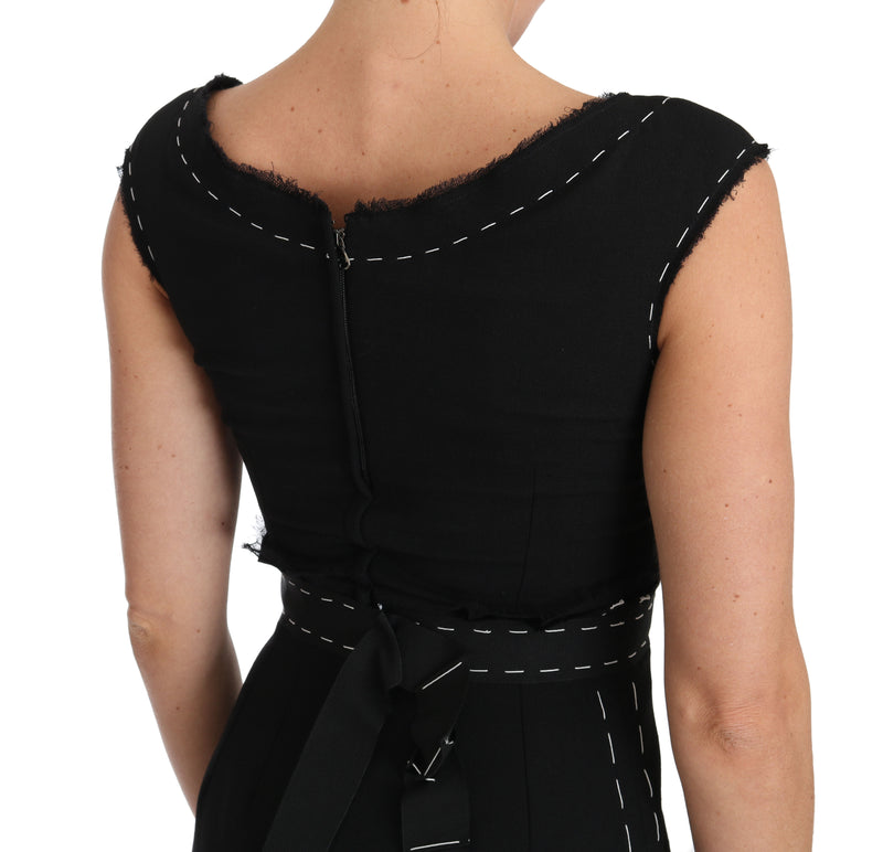 Robe en laine de gaine noire élégante