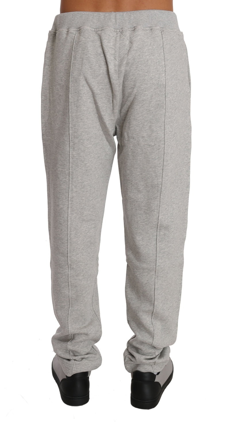 Elegantes grauer Kapuzen -Sweatsuit -Ensemble