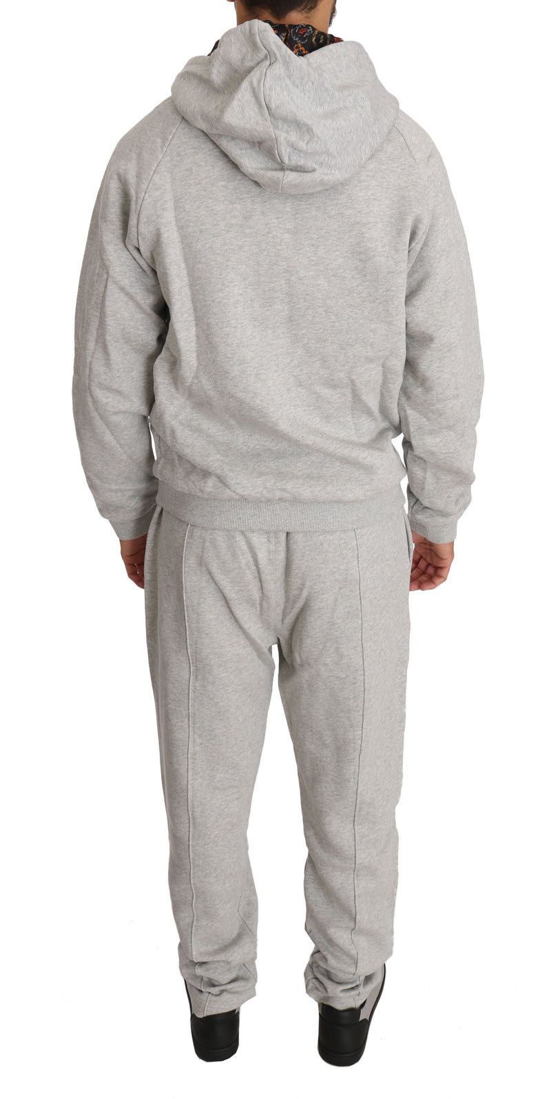 Elegantes grauer Kapuzen -Sweatsuit -Ensemble