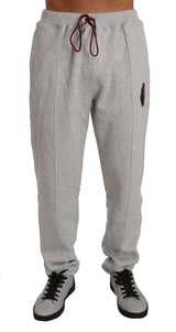 Elegantes grauer Kapuzen -Sweatsuit -Ensemble