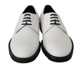 Elegantes zapatos de cuero formal blanco