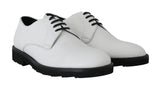 Elegantes zapatos de cuero formal blanco