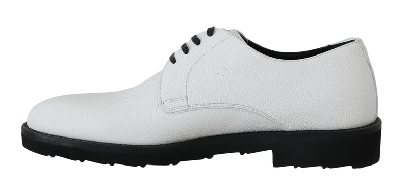 Elegantes zapatos de cuero formal blanco