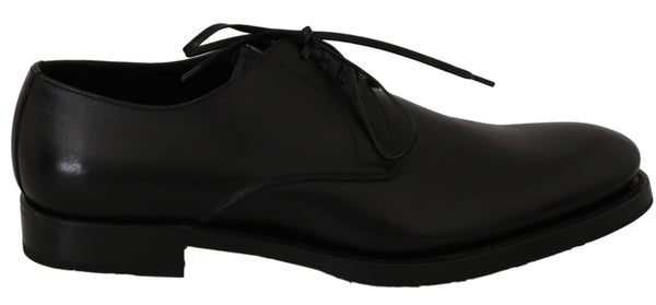 Elegante schwarze Leder -Derby -Kleiderschuhe