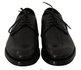 Elegante schwarze Leder -Derby -Kleiderschuhe