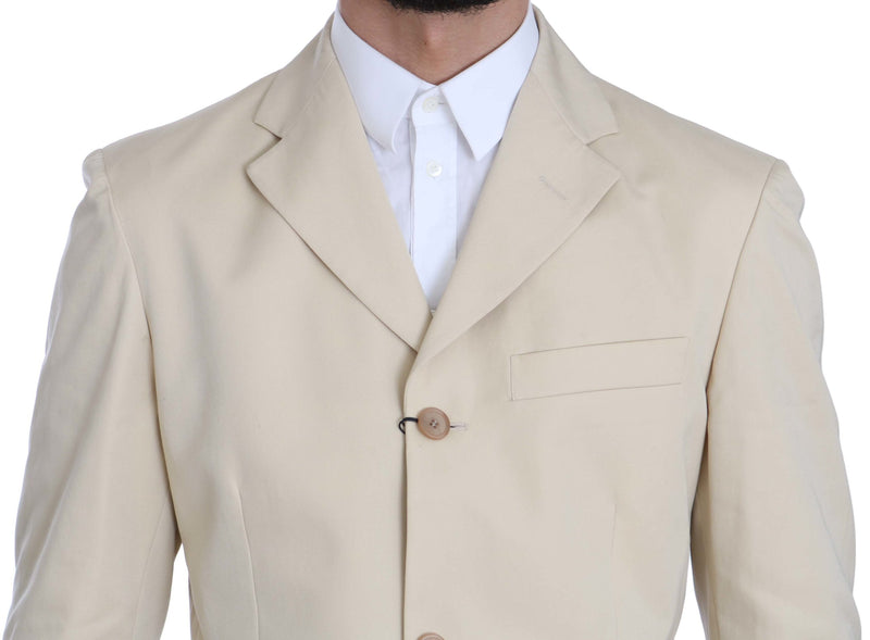 Costume deux pièces beige avec élégance classique